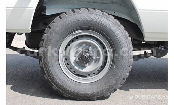 Buy Import Toyota Land Cruiser White Car in Import - Dubai in Bujumbura Buy Import Toyota Land Cruiser White Car in Import - Dubai in Bujumbura