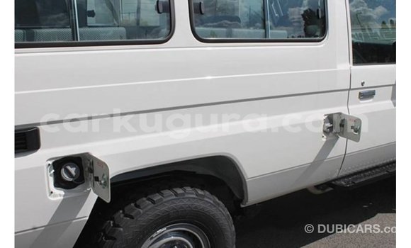 Buy Import Toyota Land Cruiser White Car in Import - Dubai in Bujumbura Buy Import Toyota Land Cruiser White Car in Import - Dubai in Bujumbura