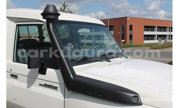 Buy Import Toyota Land Cruiser White Car in Import - Dubai in Bujumbura Buy Import Toyota Land Cruiser White Car in Import - Dubai in Bujumbura