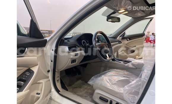 Nunua Imported Honda T Nyeupe Bike ndani ya Import - Dubai nchini Bujumbura Nunua Imported Honda T Nyeupe Bike ndani ya Import - Dubai nchini Bujumbura