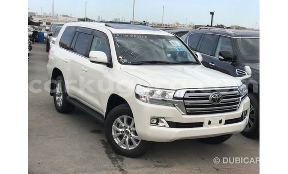 Acheter Import Voiture Toyota Land Cruiser Blanc à Import - Dubai, Bujumbura Acheter Import Voiture Toyota Land Cruiser Blanc à Import - Dubai, Bujumbura