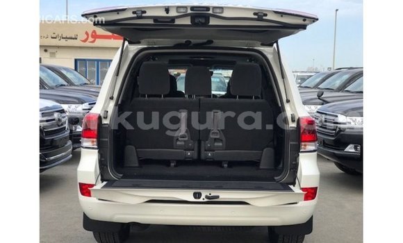 Acheter Import Voiture Toyota Land Cruiser Blanc à Import - Dubai, Bujumbura Acheter Import Voiture Toyota Land Cruiser Blanc à Import - Dubai, Bujumbura