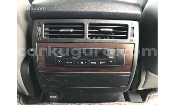Acheter Import Voiture Toyota Land Cruiser Blanc à Import - Dubai, Bujumbura Acheter Import Voiture Toyota Land Cruiser Blanc à Import - Dubai, Bujumbura