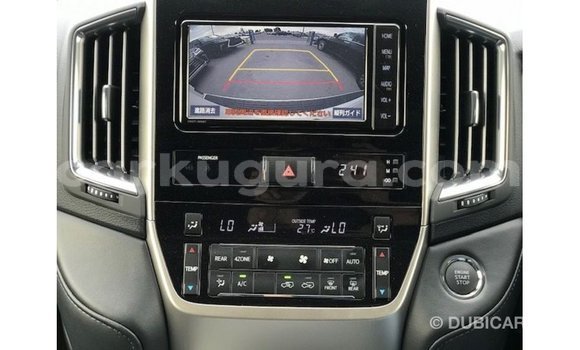 Acheter Import Voiture Toyota Land Cruiser Blanc à Import - Dubai, Bujumbura Acheter Import Voiture Toyota Land Cruiser Blanc à Import - Dubai, Bujumbura