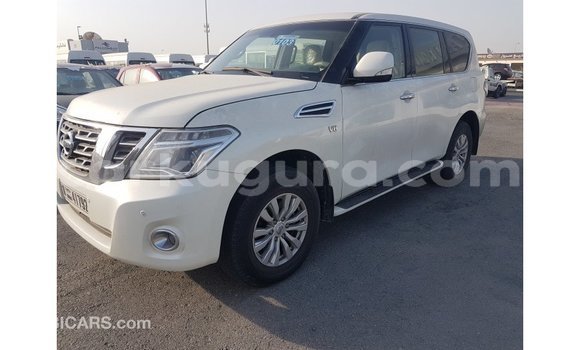 Acheter Import Voiture Nissan Patrol Blanc à Import - Dubai, Bujumbura Acheter Import Voiture Nissan Patrol Blanc à Import - Dubai, Bujumbura