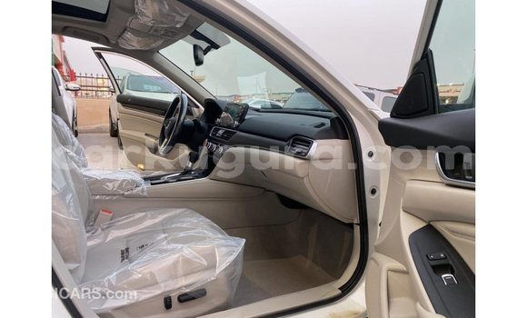 Nunua Imported Honda T Nyeupe Bike ndani ya Import - Dubai nchini Bujumbura Nunua Imported Honda T Nyeupe Bike ndani ya Import - Dubai nchini Bujumbura