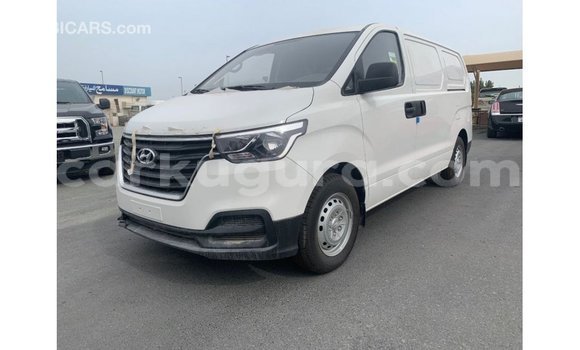 Nunua Imported Hyundai Cargo Nyeupe Gari ndani ya Import - Dubai nchini Bujumbura Nunua Imported Hyundai Cargo Nyeupe Gari ndani ya Import - Dubai nchini Bujumbura