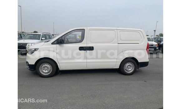 Nunua Imported Hyundai Cargo Nyeupe Gari ndani ya Import - Dubai nchini Bujumbura Nunua Imported Hyundai Cargo Nyeupe Gari ndani ya Import - Dubai nchini Bujumbura