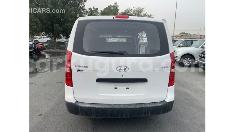 Big with watermark hyundai cargo bujumbura import dubai 4747