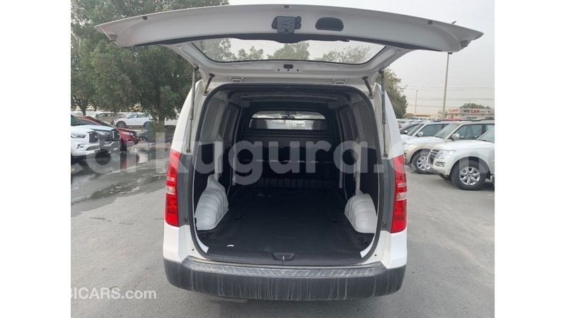 Big with watermark hyundai cargo bujumbura import dubai 4747