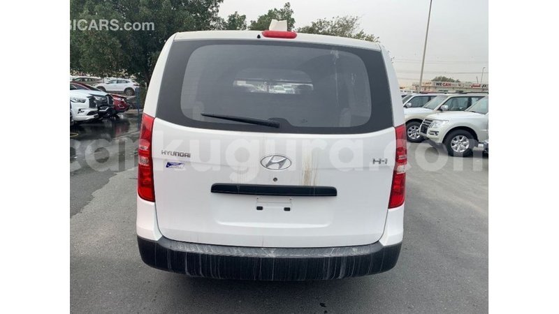 Big with watermark hyundai cargo bujumbura import dubai 4747