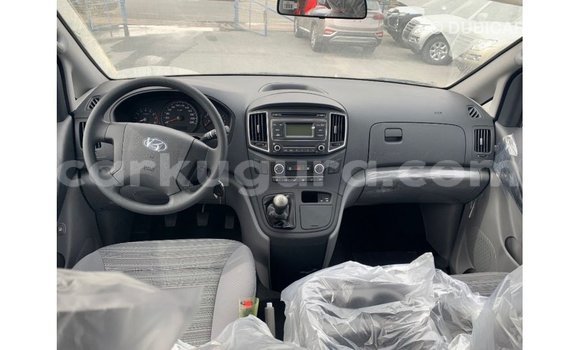 Nunua Imported Hyundai Cargo Nyeupe Gari ndani ya Import - Dubai nchini Bujumbura Nunua Imported Hyundai Cargo Nyeupe Gari ndani ya Import - Dubai nchini Bujumbura