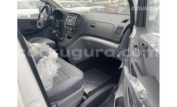Nunua Imported Hyundai Cargo Nyeupe Gari ndani ya Import - Dubai nchini Bujumbura Nunua Imported Hyundai Cargo Nyeupe Gari ndani ya Import - Dubai nchini Bujumbura