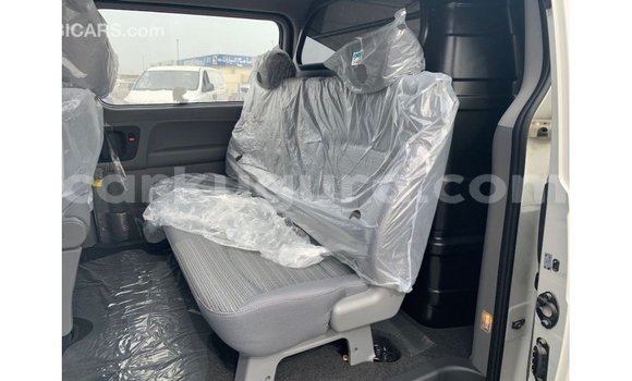 Nunua Imported Hyundai Cargo Nyeupe Gari ndani ya Import - Dubai nchini Bujumbura Nunua Imported Hyundai Cargo Nyeupe Gari ndani ya Import - Dubai nchini Bujumbura