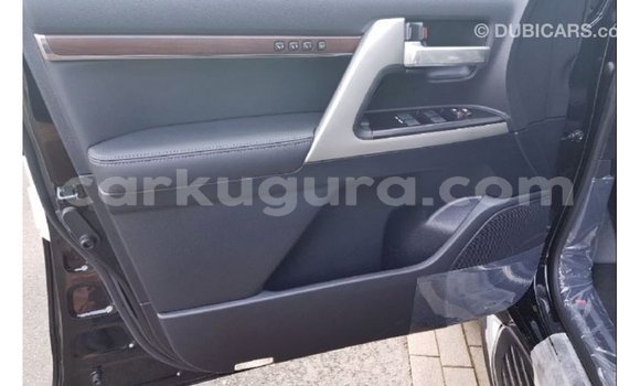 Acheter Import Voiture Toyota Land Cruiser Noir à Import - Dubai, Bujumbura Acheter Import Voiture Toyota Land Cruiser Noir à Import - Dubai, Bujumbura