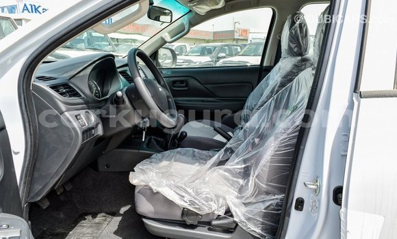 Nunua Imported Mitsubishi L200 Nyeupe Gari ndani ya Import - Dubai nchini Bujumbura Nunua Imported Mitsubishi L200 Nyeupe Gari ndani ya Import - Dubai nchini Bujumbura