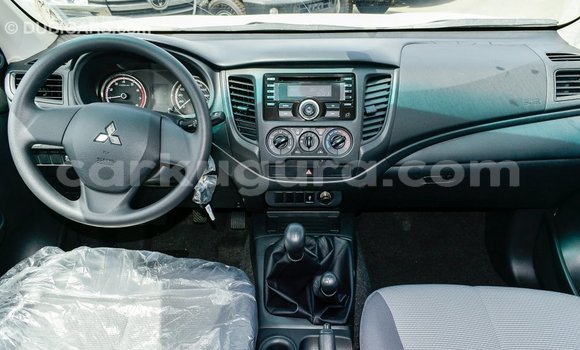 Nunua Imported Mitsubishi L200 Nyeupe Gari ndani ya Import - Dubai nchini Bujumbura Nunua Imported Mitsubishi L200 Nyeupe Gari ndani ya Import - Dubai nchini Bujumbura