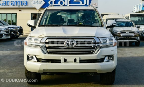 Nunua Imported Toyota Land Cruiser Nyeupe Gari ndani ya Import - Dubai nchini Bujumbura Nunua Imported Toyota Land Cruiser Nyeupe Gari ndani ya Import - Dubai nchini Bujumbura