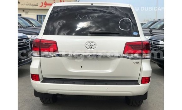 Acheter Import Voiture Toyota Land Cruiser Blanc à Import - Dubai, Bujumbura Acheter Import Voiture Toyota Land Cruiser Blanc à Import - Dubai, Bujumbura
