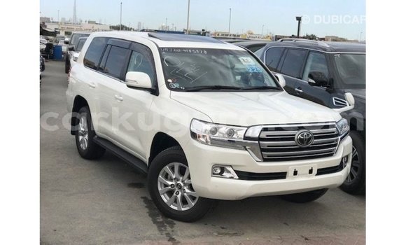 Acheter Import Voiture Toyota Land Cruiser Blanc à Import - Dubai, Bujumbura Acheter Import Voiture Toyota Land Cruiser Blanc à Import - Dubai, Bujumbura