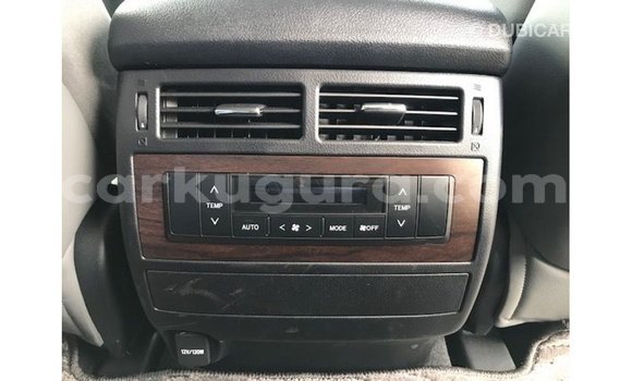 Acheter Import Voiture Toyota Land Cruiser Blanc à Import - Dubai, Bujumbura Acheter Import Voiture Toyota Land Cruiser Blanc à Import - Dubai, Bujumbura