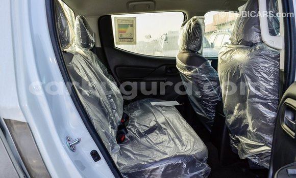Nunua Imported Mitsubishi L200 Nyeupe Gari ndani ya Import - Dubai nchini Bujumbura Nunua Imported Mitsubishi L200 Nyeupe Gari ndani ya Import - Dubai nchini Bujumbura
