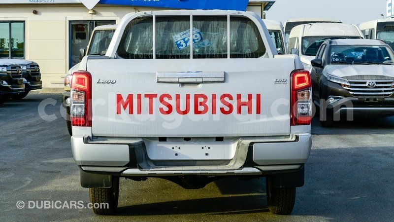 Big with watermark mitsubishi l200 bujumbura import dubai 4768
