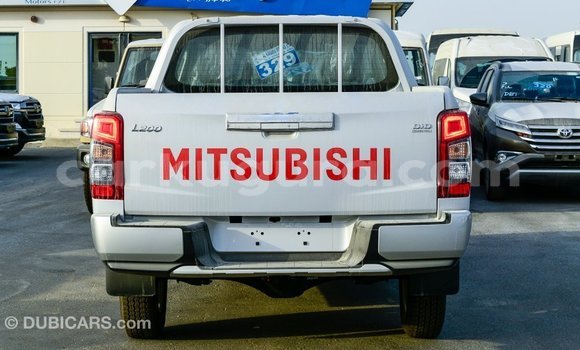Nunua Imported Mitsubishi L200 Nyeupe Gari ndani ya Import - Dubai nchini Bujumbura Nunua Imported Mitsubishi L200 Nyeupe Gari ndani ya Import - Dubai nchini Bujumbura