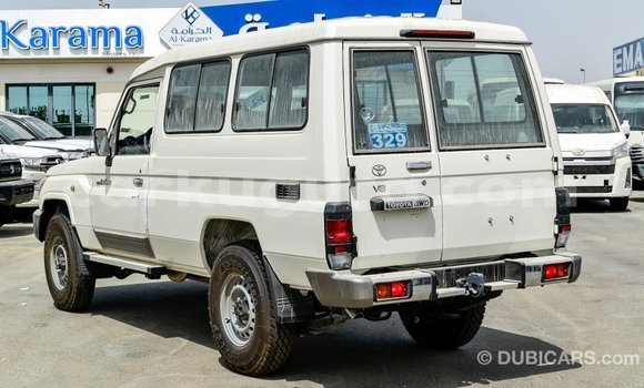 Nunua Imported Toyota Land Cruiser Nyeupe Gari ndani ya Import - Dubai nchini Bujumbura Nunua Imported Toyota Land Cruiser Nyeupe Gari ndani ya Import - Dubai nchini Bujumbura