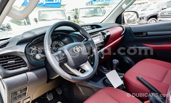 Nunua Imported Toyota Hilux Nyeupe Gari ndani ya Import - Dubai nchini Bujumbura Nunua Imported Toyota Hilux Nyeupe Gari ndani ya Import - Dubai nchini Bujumbura