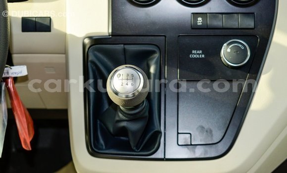 Nunua Imported Toyota Hiace Nyeupe Gari ndani ya Import - Dubai nchini Bujumbura Nunua Imported Toyota Hiace Nyeupe Gari ndani ya Import - Dubai nchini Bujumbura