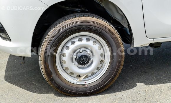 Acheter Import Voiture Toyota Hilux Blanc à Import - Dubai, Bujumbura Acheter Import Voiture Toyota Hilux Blanc à Import - Dubai, Bujumbura