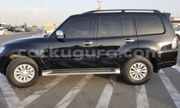 Acheter Import Voiture Mitsubishi Pajero Noir à Import - Dubai, Bujumbura Acheter Import Voiture Mitsubishi Pajero Noir à Import - Dubai, Bujumbura
