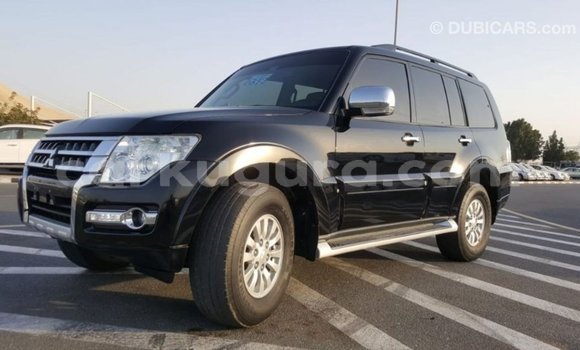 Acheter Import Voiture Mitsubishi Pajero Noir à Import - Dubai, Bujumbura Acheter Import Voiture Mitsubishi Pajero Noir à Import - Dubai, Bujumbura