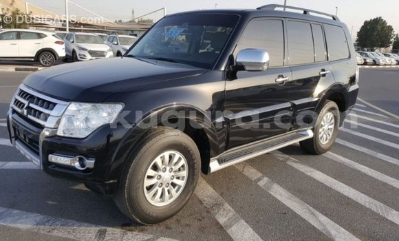 Acheter Import Voiture Mitsubishi Pajero Noir à Import - Dubai, Bujumbura Acheter Import Voiture Mitsubishi Pajero Noir à Import - Dubai, Bujumbura