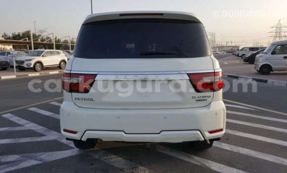 Nunua Imported Nissan Patrol Nyeupe Gari ndani ya Import - Dubai nchini Bujumbura Nunua Imported Nissan Patrol Nyeupe Gari ndani ya Import - Dubai nchini Bujumbura