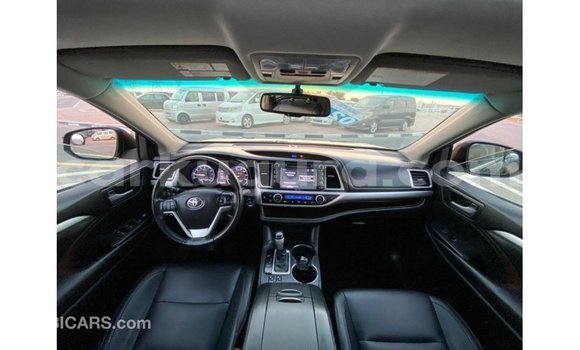 Acheter Import Voiture Toyota Highlander Noir à Import - Dubai, Bujumbura Acheter Import Voiture Toyota Highlander Noir à Import - Dubai, Bujumbura