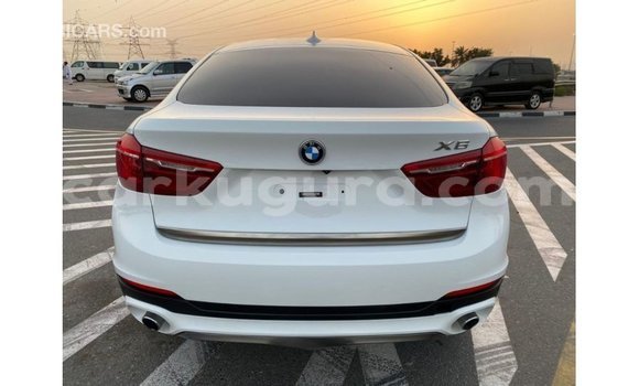 Nunua Imported BMW X6 Nyeupe Gari ndani ya Import - Dubai nchini Bujumbura Nunua Imported BMW X6 Nyeupe Gari ndani ya Import - Dubai nchini Bujumbura