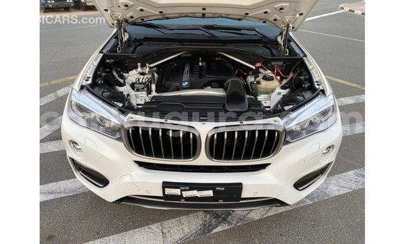 Nunua Imported BMW X6 Nyeupe Gari ndani ya Import - Dubai nchini Bujumbura Nunua Imported BMW X6 Nyeupe Gari ndani ya Import - Dubai nchini Bujumbura