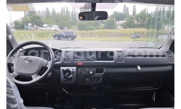 Nunua Imported Toyota Hiace Nyeupe Gari ndani ya Import - Dubai nchini Bujumbura Nunua Imported Toyota Hiace Nyeupe Gari ndani ya Import - Dubai nchini Bujumbura