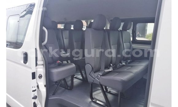 Buy Import Toyota Hiace White Car in Import - Dubai in Bujumbura Buy Import Toyota Hiace White Car in Import - Dubai in Bujumbura