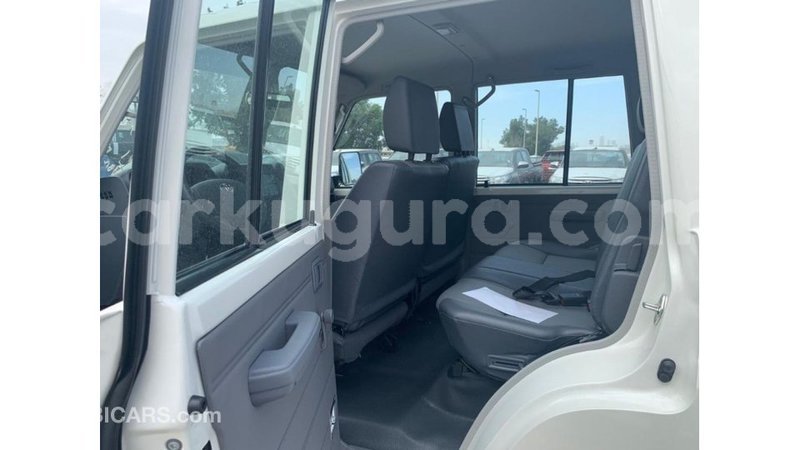 Big with watermark toyota land cruiser bujumbura import dubai 4789