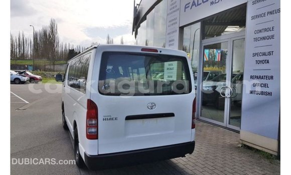 Acheter Import Voiture Toyota Hiace Blanc à Import - Dubai, Bujumbura Acheter Import Voiture Toyota Hiace Blanc à Import - Dubai, Bujumbura