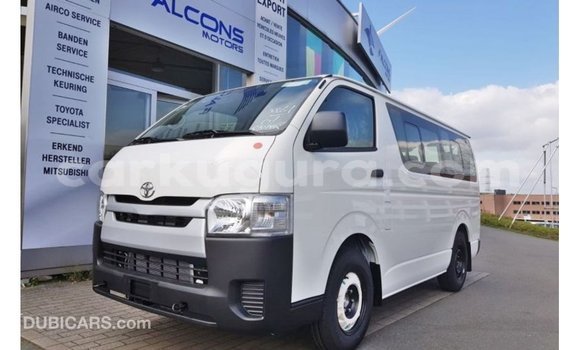 Acheter Import Voiture Toyota Hiace Blanc à Import - Dubai, Bujumbura Acheter Import Voiture Toyota Hiace Blanc à Import - Dubai, Bujumbura