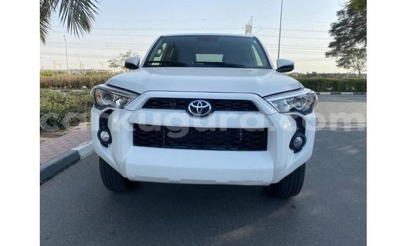 Acheter Import Voiture Toyota 4Runner Blanc à Import - Dubai, Bujumbura Acheter Import Voiture Toyota 4Runner Blanc à Import - Dubai, Bujumbura