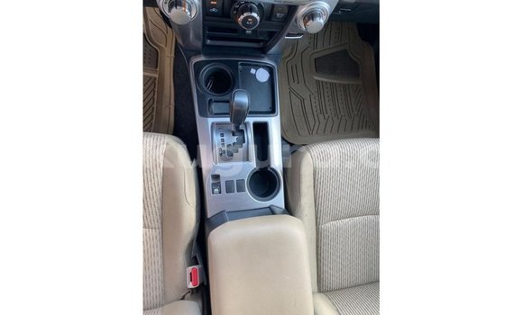 Acheter Import Voiture Toyota 4Runner Blanc à Import - Dubai, Bujumbura Acheter Import Voiture Toyota 4Runner Blanc à Import - Dubai, Bujumbura