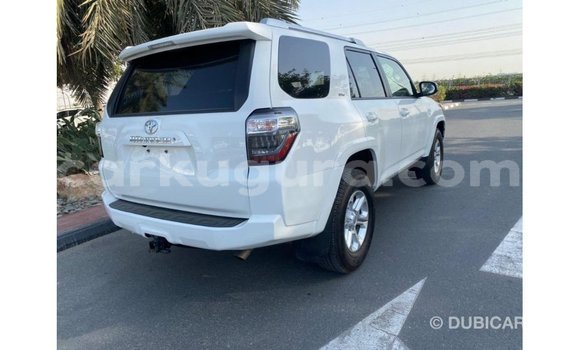 Acheter Import Voiture Toyota 4Runner Blanc à Import - Dubai, Bujumbura Acheter Import Voiture Toyota 4Runner Blanc à Import - Dubai, Bujumbura