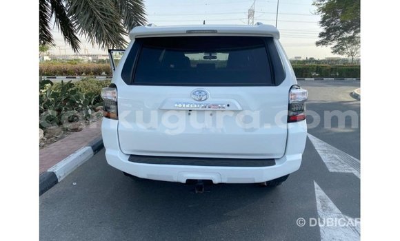 Acheter Import Voiture Toyota 4Runner Blanc à Import - Dubai, Bujumbura Acheter Import Voiture Toyota 4Runner Blanc à Import - Dubai, Bujumbura