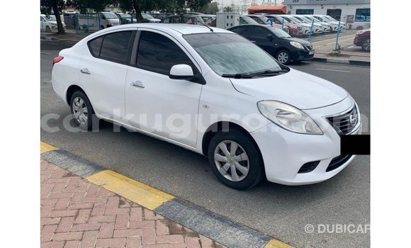 Nunua Imported Nissan Sunny Nyeupe Gari ndani ya Import - Dubai nchini Bujumbura Nunua Imported Nissan Sunny Nyeupe Gari ndani ya Import - Dubai nchini Bujumbura