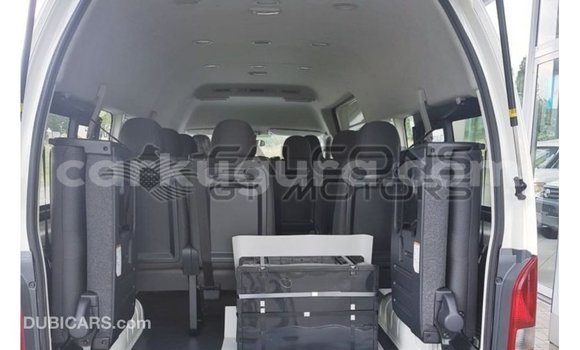Nunua Imported Toyota Hiace Nyeupe Gari ndani ya Import - Dubai nchini Bujumbura Nunua Imported Toyota Hiace Nyeupe Gari ndani ya Import - Dubai nchini Bujumbura